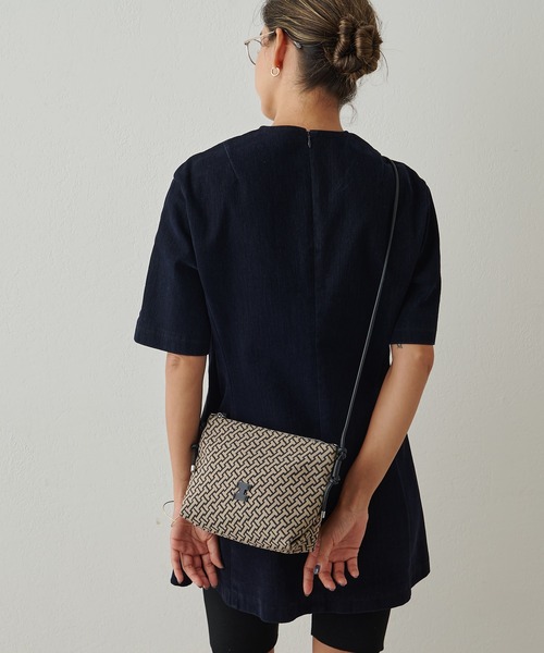 IACUCCI（イアクッチ）の「モノグランマ ポーチSD JACQUARD/RUGA（ショルダーバッグ・レディース・ブラック・FREE）」の8枚目の写真