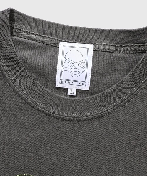 ADAM ET ROPE'（アダムエロペ）の「《別注》【DAWNING for ADAM ET ROPE'】DREAM HAND TEE（Tシャツ/カットソー・メンズ・ブラック・M/L/XL）」の4枚目の写真