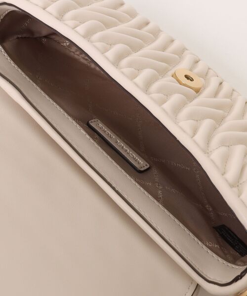 MICHAEL KORS(マイケルコース)の「MILA SM CONV XBODY Crossbody(ショルダーバッグ・レディース・ベージュ系・FREE)」の4枚目の写真