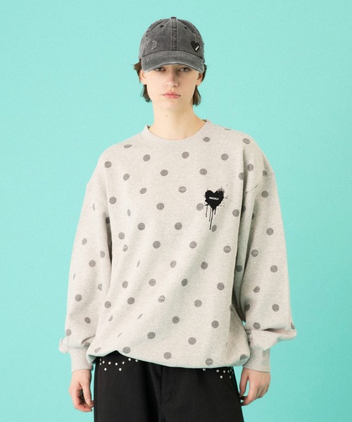 ONCILY(オンシェリー)の「DOT PATTERN HEART LOGO DRAW CODE SWEAT / ドットハートロゴドローコードスウェット(スウェット・メンズ・ブラック/杢グレー・LARGE/MEDIUM/SMALL)」の3枚目の写真