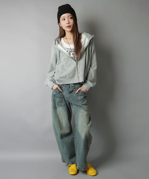 SPINNS(スピンズ)の「前ポケット付きバルーンパンツ/ステッチ(デニムパンツ・レディース・サックスブルー/ネイビー・ONESIZE)」の11枚目の写真