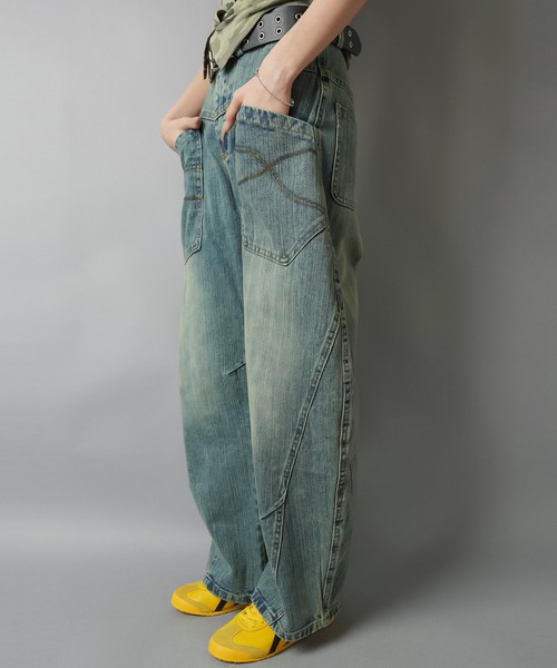 SPINNS(スピンズ)の「前ポケット付きバルーンパンツ/ステッチ(デニムパンツ・レディース・サックスブルー/ネイビー・ONESIZE)」の5枚目の写真