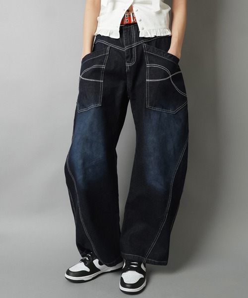 SPINNS(スピンズ)の「前ポケット付きバルーンパンツ/ステッチ(デニムパンツ・レディース・サックスブルー/ネイビー・ONESIZE)」の20枚目の写真