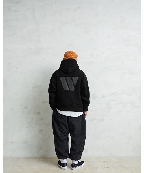 WAIPER.inc(ワイパーインク)の「WAIPER.inc REFLECTIVE LOGO プルオーバーパーカー【WP1175】(パーカー・メンズ・ネイビー/ブラック・XL/L/M/XXL/S)」の11枚目の写真