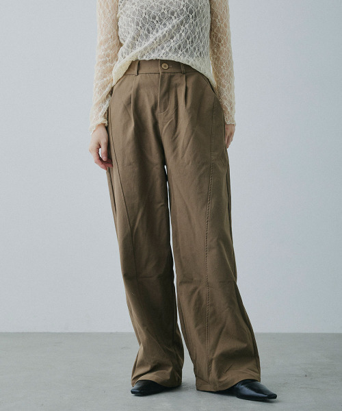 Mirette(ミレット)の「センターライン セミワイドストレートパンツ / Center Line Semi-Wide Straight Pants(スラックス・レディース・カーキ/ブラウン/オフホワイト・SMALL/MEDIUM/LARGE)」の1枚目の写真