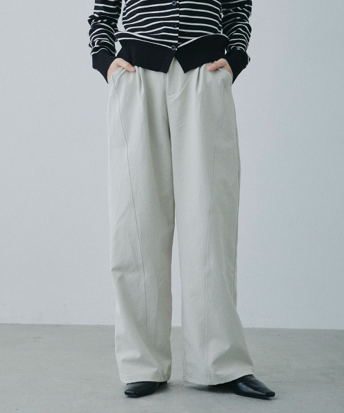 Mirette(ミレット)の「センターライン セミワイドストレートパンツ / Center Line Semi-Wide Straight Pants(スラックス・レディース・カーキ/ブラウン/オフホワイト・SMALL/MEDIUM/LARGE)」の4枚目の写真