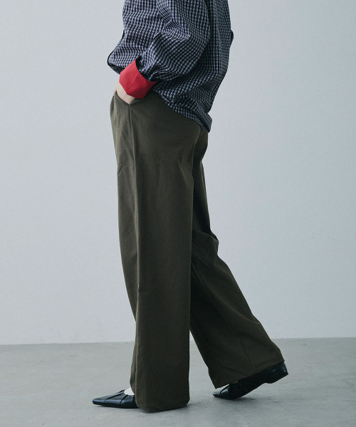 Mirette(ミレット)の「センターライン セミワイドストレートパンツ / Center Line Semi-Wide Straight Pants(スラックス・レディース・カーキ/ブラウン/オフホワイト・SMALL/MEDIUM/LARGE)」の22枚目の写真