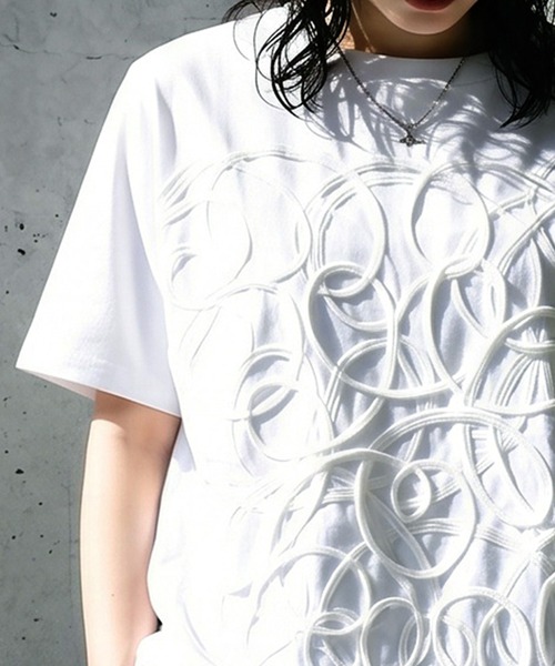 antiqua（アンティカ）の「立体刺繍 テープデザイン Tシャツ（Tシャツ/カットソー・レディース・ホワイト/ブラック・ONESIZE）」の4枚目の写真