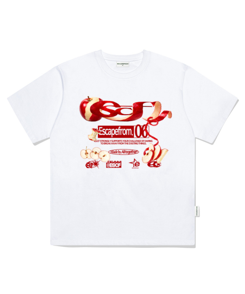ESCAPEFROM（エスケープフロム）の「グリーンアップル ESCF ロゴ コラージュプリント オーバーサイズ 半袖Tシャツ ホワイト（Tシャツ/カットソー・レディース・その他・SMALL/MEDIUM/LARGE）」の3枚目の写真