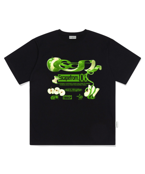 ESCAPEFROM（エスケープフロム）の「グリーンアップル ESCF ロゴ コラージュプリント オーバーサイズ 半袖Tシャツ ホワイト（Tシャツ/カットソー・レディース・その他・SMALL/MEDIUM/LARGE）」の4枚目の写真