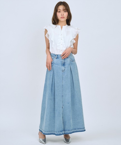 AND COUTURE(アンドクチュール)の「デニムタックフレアスカート(デニムスカート・レディース・ブルー・MEDIUM/SMALL)」の2枚目の写真