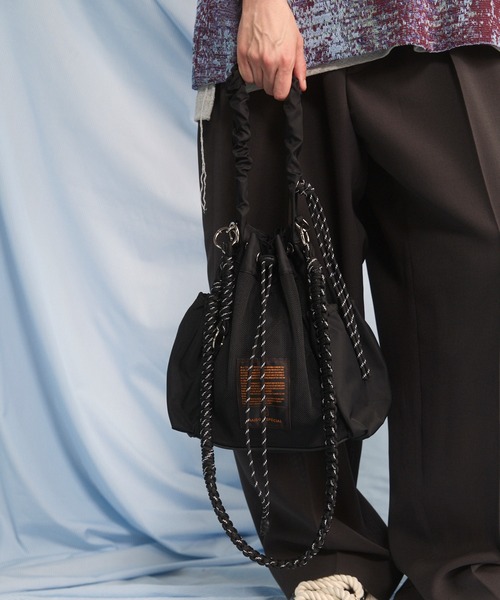 MAISON SPECIAL(メゾンスペシャル)の「《UNISEX》【THEATRE PRODUCTS】Collaboration Multiway Drawstring Bag/シアタープロダクツコラボレーションマルチウェイ巾着バッグ【MAISON SPECIAL/メゾンスペシャル】(ショルダーバッグ・メンズ・グレイッシュベージュ/ブラック・FREE)」の7枚目の写真