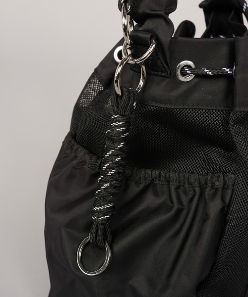 MAISON SPECIAL(メゾンスペシャル)の「《UNISEX》【THEATRE PRODUCTS】Collaboration Multiway Drawstring Bag/シアタープロダクツコラボレーションマルチウェイ巾着バッグ【MAISON SPECIAL/メゾンスペシャル】(ショルダーバッグ・メンズ・グレイッシュベージュ/ブラック・FREE)」の15枚目の写真