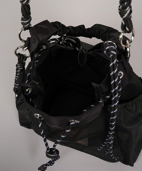 MAISON SPECIAL(メゾンスペシャル)の「《UNISEX》【THEATRE PRODUCTS】Collaboration Multiway Drawstring Bag/シアタープロダクツコラボレーションマルチウェイ巾着バッグ【MAISON SPECIAL/メゾンスペシャル】(ショルダーバッグ・メンズ・グレイッシュベージュ/ブラック・FREE)」の16枚目の写真