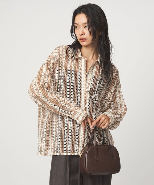 green label relaxing(グリーンレーベルリラクシング)の「カラミレース シャツ(シャツ/ブラウス・レディース・ブラック/ベージュ・FREE)」の2枚目の写真