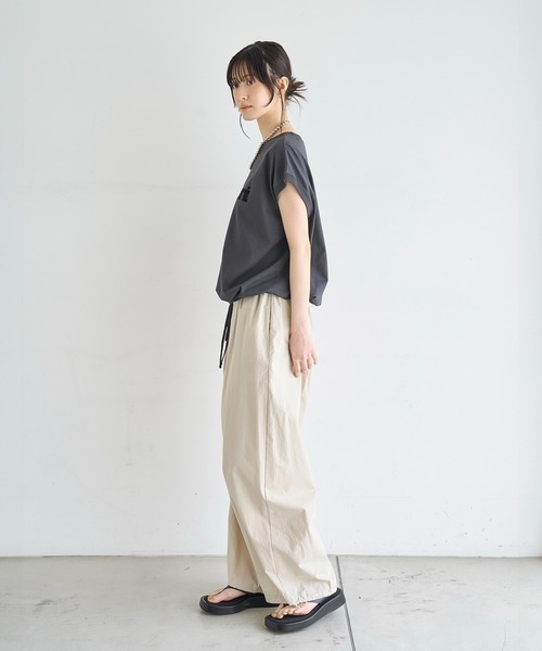 meilmada(メイルマダ)の「【汗染み防止加工】ドロストロゴTシャツ(Tシャツ/カットソー・レディース・グレー/チャコールグレー・FREE)」の18枚目の写真