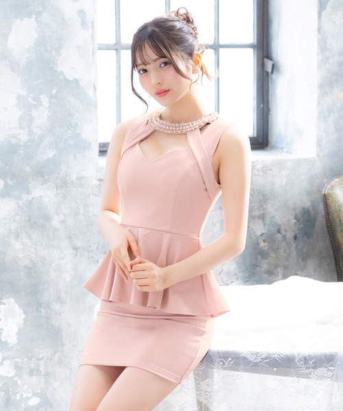 Tika(ティカ)の「キャバドレス ミニ タイト ノースリーブ ペプラム ネックデザイン ビジュー キラキラ 谷間 セクシードレス(ドレス・レディース・ベージュ/スモークピンク・XXX-LARGE/XX-LARGE/XXXX-LARGE/X-LARGE/SMALL/MEDIUM/LARGE)」の6枚目の写真