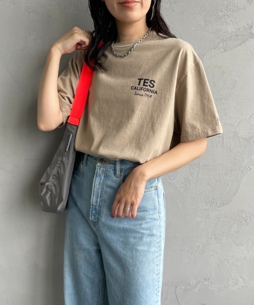 The Endless Summer（エンドレスサマー）の「[THE ENDLESS SUMMER/エンドレスサマー] 別注 BUHI HUNTINGTON バックプリントTシャツ（Tシャツ/カットソー・レディース・ホワイト/ブラック/ベージュ・M/L/S/XL）」の13枚目の写真