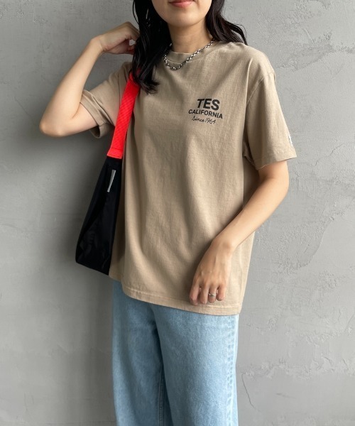 The Endless Summer（エンドレスサマー）の「[THE ENDLESS SUMMER/エンドレスサマー] 別注 BUHI HUNTINGTON バックプリントTシャツ（Tシャツ/カットソー・レディース・ホワイト/ブラック/ベージュ・M/L/S/XL）」の10枚目の写真