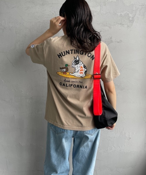 The Endless Summer（エンドレスサマー）の「[THE ENDLESS SUMMER/エンドレスサマー] 別注 BUHI HUNTINGTON バックプリントTシャツ（Tシャツ/カットソー・レディース・ホワイト/ブラック/ベージュ・M/L/S/XL）」の12枚目の写真