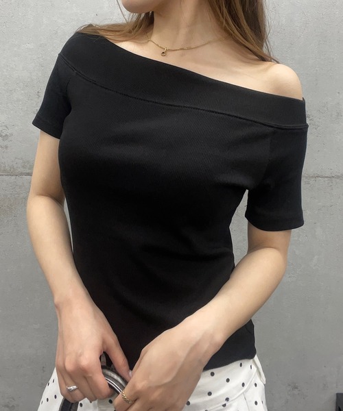 ROGER AND RAW(ロジャーアンドロウ)の「リブ半袖ワンショルトップス(Tシャツ/カットソー・レディース・ライトカーキ/ホワイト/ブラック/スミクロ/グレー・FREE)」の2枚目の写真