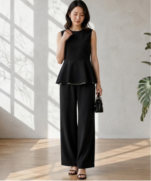 AMELY(エミリー)の「ペプラムトップスセットアップ(セットアップ・レディース・ブラック/ネイビー・フリー)」の2枚目の写真