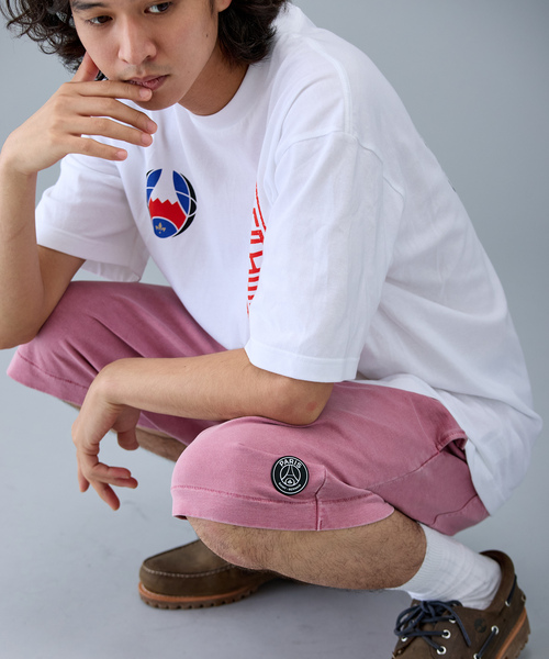 PARIS SAINT-GERMAIN（パリサンジェルマン）の「【Paris Saint-Germain / パリ・サン＝ジェルマン】 JP PIGMENT CREST SHORTS（その他パンツ・メンズ・ベージュ/ブラック系その他/ピンク・SMALL/MEDIUM/LARGE）」の4枚目の写真