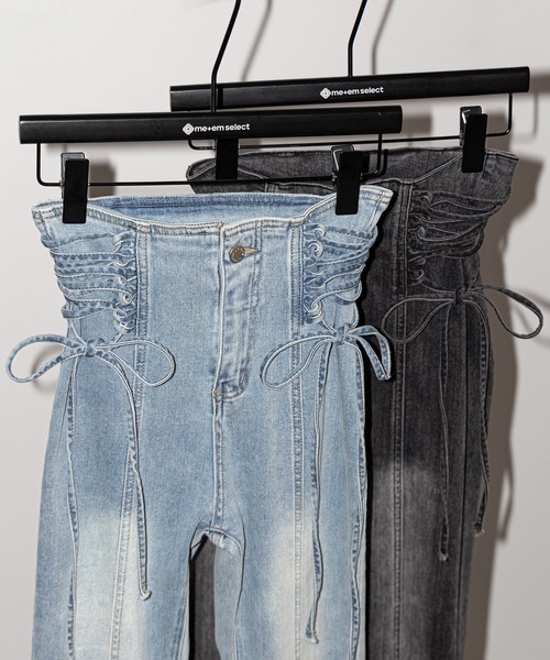 me+em select(ミームセレクト)の「【 2color / 3size 】サイドレースアップリボン美脚ストレッチフレアデニム / side laceup ribbon slim leg stretch flare denim(デニムパンツ・レディース・ブルー/ブラック・LARGE/MEDIUM/SMALL)」の3枚目の写真