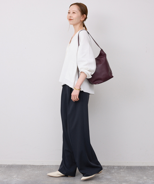 SLOBE IENA(スローブイエナ)の「《WEB限定/4サイズ展開/追加》イージーワイドパンツ(スラックス・レディース・ベージュ/ネイビー・38/40/34/36)」の6枚目の写真