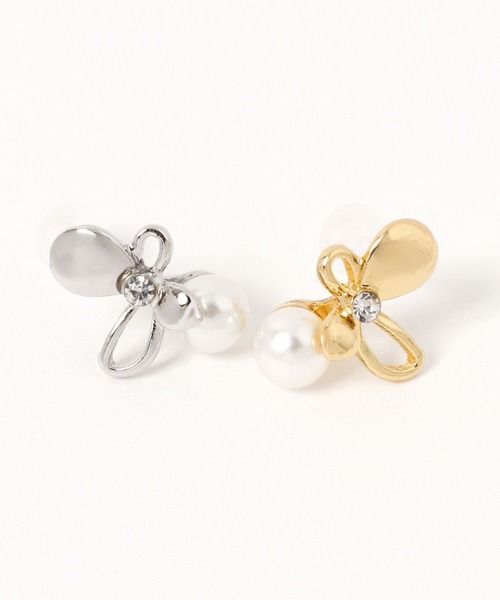 LAKOLE（ラコレ）の「バタフライラインパール樹脂ポストピアス / 899425（ピアス（両耳用）・レディース・その他1/その他2・FREE）」の4枚目の写真