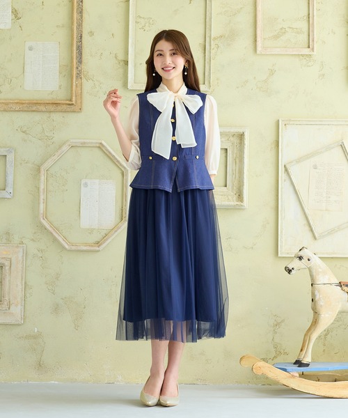 Rose Tiara(ローズティアラ)の「デニムジレドッキングワンピース(ワンピース・レディース・ネイビー・46/42/38)」の3枚目の写真