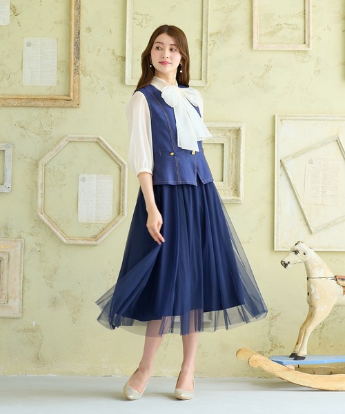 Rose Tiara(ローズティアラ)の「デニムジレドッキングワンピース(ワンピース・レディース・ネイビー・46/42/38)」の6枚目の写真