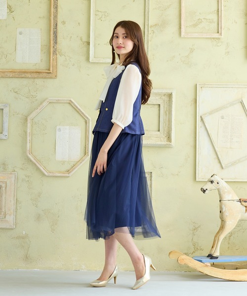 Rose Tiara(ローズティアラ)の「デニムジレドッキングワンピース(ワンピース・レディース・ネイビー・46/42/38)」の11枚目の写真