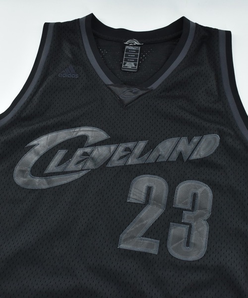 adidas(アディダス)の「【USED】adidas “NBA Cleveland Cavaliers/ LeBron James” バスケ ゲームシャツ(タンクトップ・メンズ・ブラック・LARGE)」の2枚目の写真