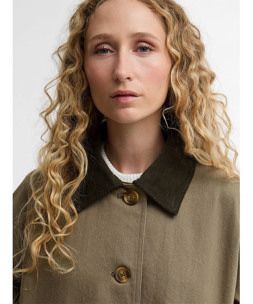 Barbour(バブアー)の「Cloverdale カジュアルコットンジャケット(レディース)(ブルゾン・レディース・グリーン/ホワイト・8/10)」の11枚目の写真