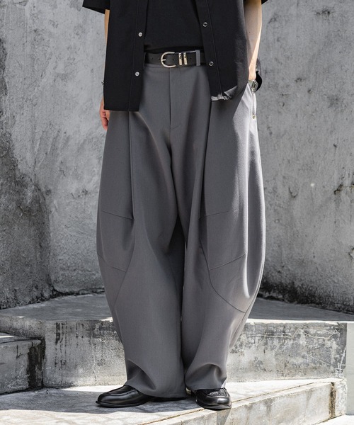 RAGEBLUE(レイジブルー)の「DESIGN SEAM WIDE CURVE PANTS/デザインシームワイドカーブパンツ(スラックス・メンズ・ベージュ/ブラック/グレー・MEDIUM/LARGE)」の1枚目の写真