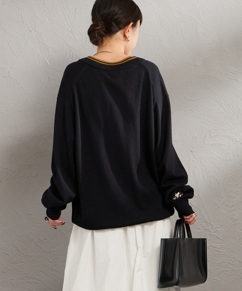 FRED PERRY（フレッドペリー）の「【WEB先行予約】[FRED PERRY/フレッドペリー] Vネック クラシックニットカーディガン(WEB限定)（カーディガン/ボレロ・レディース・ブラック/ダークブラウン・M/S/L）」の10枚目の写真
