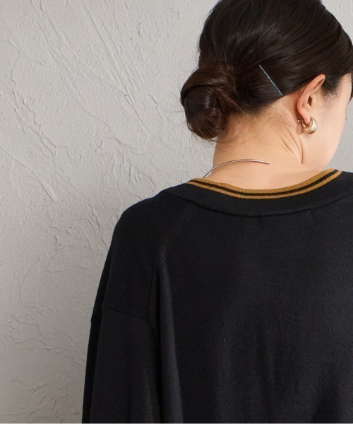 FRED PERRY（フレッドペリー）の「【WEB先行予約】[FRED PERRY/フレッドペリー] Vネック クラシックニットカーディガン(WEB限定)（カーディガン/ボレロ・レディース・ブラック/ダークブラウン・M/S/L）」の15枚目の写真