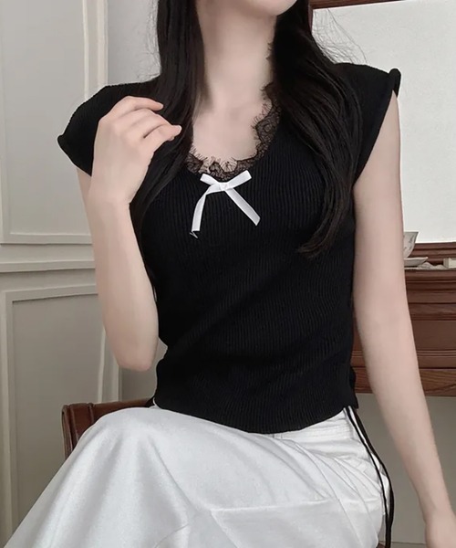 Girly Doll(ガーリードール)の「Vネックレーストリムサイドギャザーニット(Tシャツ/カットソー・レディース・ピンク/ブラック/ホワイト・FREE)」の8枚目の写真