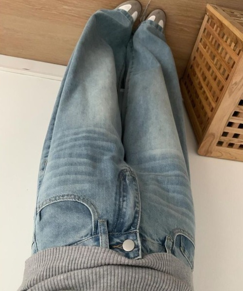 LUCPY(ラクピー)の「ヴィンテージウォッシュデニムパンツ(デニムパンツ・レディース・ブルー・X-LARGE/LARGE/MEDIUM/SMALL)」の4枚目の写真