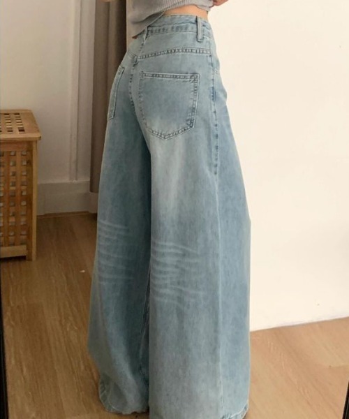 LUCPY(ラクピー)の「ヴィンテージウォッシュデニムパンツ(デニムパンツ・レディース・ブルー・X-LARGE/LARGE/MEDIUM/SMALL)」の5枚目の写真