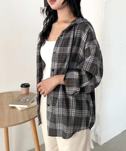CLEA(クレア)の「チェック柄フード付きオーバーシャツジャケット(Tシャツ/カットソー・レディース・ネイビー/カーキ/ブラウン/ブラック・FREE)」の6枚目の写真