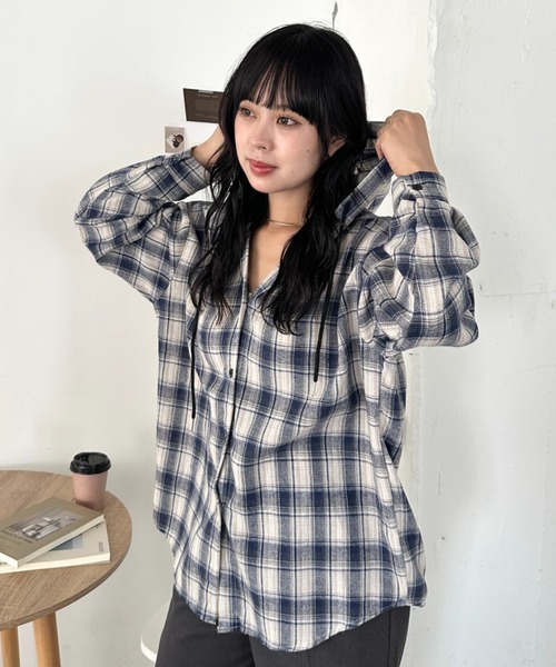 CLEA(クレア)の「チェック柄フード付きオーバーシャツジャケット(Tシャツ/カットソー・レディース・ネイビー/カーキ/ブラウン/ブラック・FREE)」の12枚目の写真