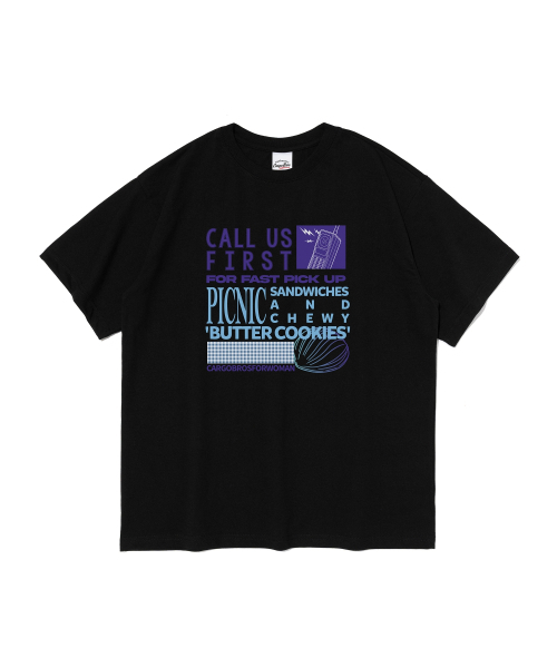 CARGOBROS FOR WOMAN(カーゴブロスフォーウィメン)の「ファーストピクニックタイポ半袖Tシャツ(ブラック)(Tシャツ/カットソー・レディース・その他・SMALL/MEDIUM/LARGE/X-LARGE/2XL)」の1枚目の写真