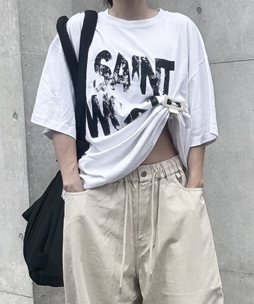 YACA(ヤーカ)の「Loose Fit Print Tee/ルーズフィットプリントTシャツ(Tシャツ/カットソー・レディース・グレー/ホワイト/ブラック・FREE)」の1枚目の写真