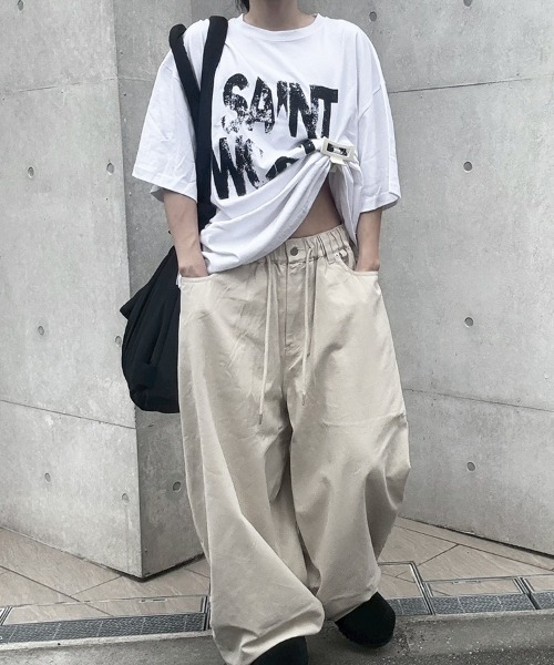 YACA(ヤーカ)の「Loose Fit Print Tee/ルーズフィットプリントTシャツ(Tシャツ/カットソー・レディース・グレー/ホワイト/ブラック・FREE)」の6枚目の写真