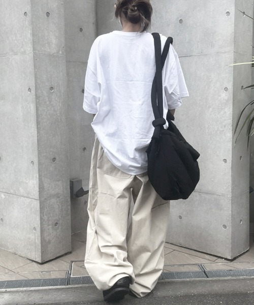 YACA(ヤーカ)の「Loose Fit Print Tee/ルーズフィットプリントTシャツ(Tシャツ/カットソー・レディース・グレー/ホワイト/ブラック・FREE)」の7枚目の写真