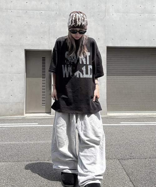 YACA(ヤーカ)の「Loose Fit Print Tee/ルーズフィットプリントTシャツ(Tシャツ/カットソー・レディース・グレー/ホワイト/ブラック・FREE)」の8枚目の写真