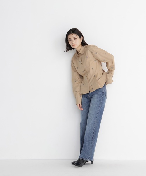 NATURAL BEAUTY BASIC(ナチュラルビューティーベーシック)の「刺繍ペプラムシャツ(シャツ/ブラウス・レディース・ブルー系その他2/ベージュ/オフホワイト・SMALL/MEDIUM)」の14枚目の写真