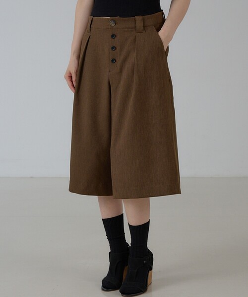 NOMINE(ノミネ)の「フロントボタン オックス バミューダワイドパンツ|セットアップ対応 ウールライク(その他パンツ・レディース・ブラウン/チャコールグレー・フリー)」の20枚目の写真
